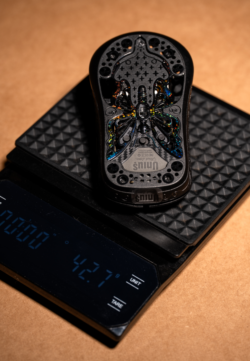 BLACK LOTUS - 39 g kabellose 8K-Gaming-Maus aus Kohlefaser