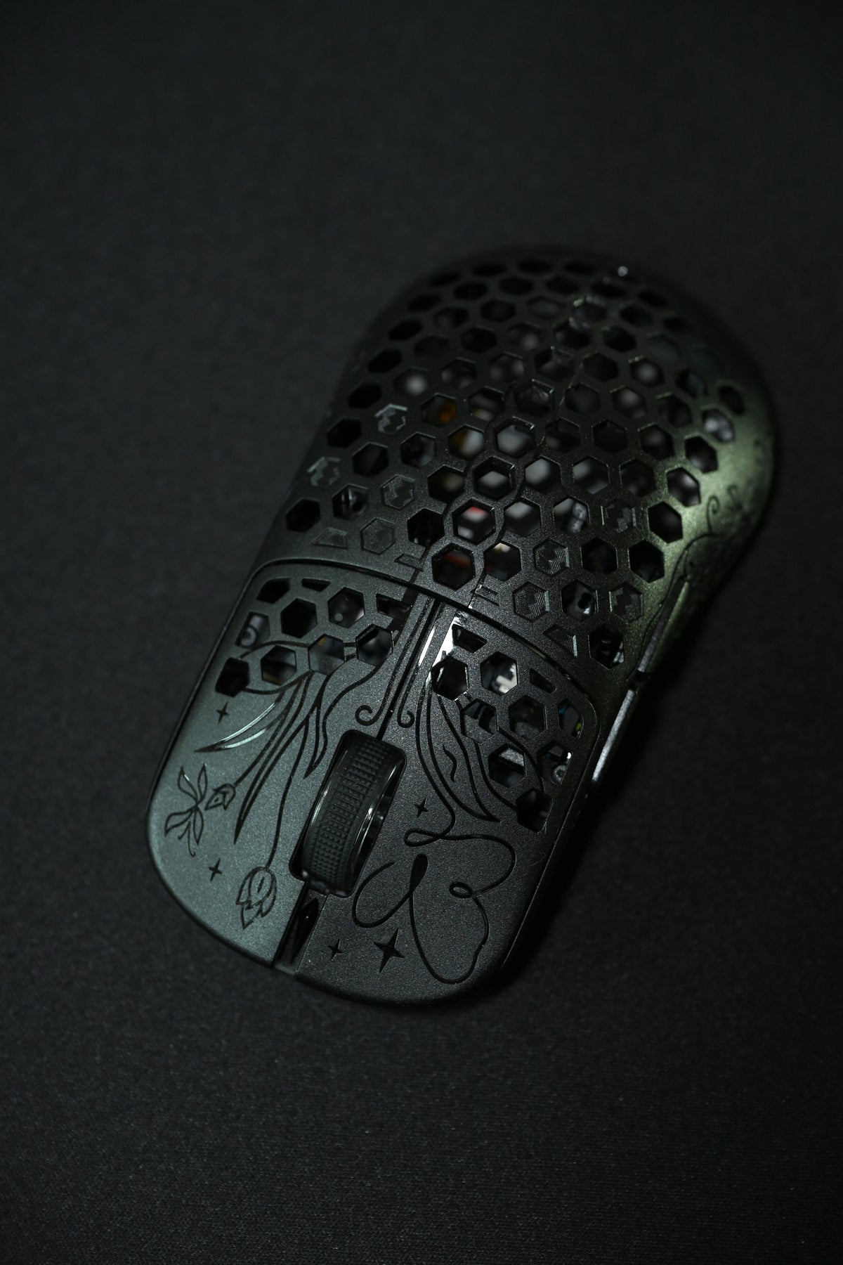 BLACK LOTUS-39g Carbon Fiber 8K Wireless Gaming Mouse – UNIUS STORE